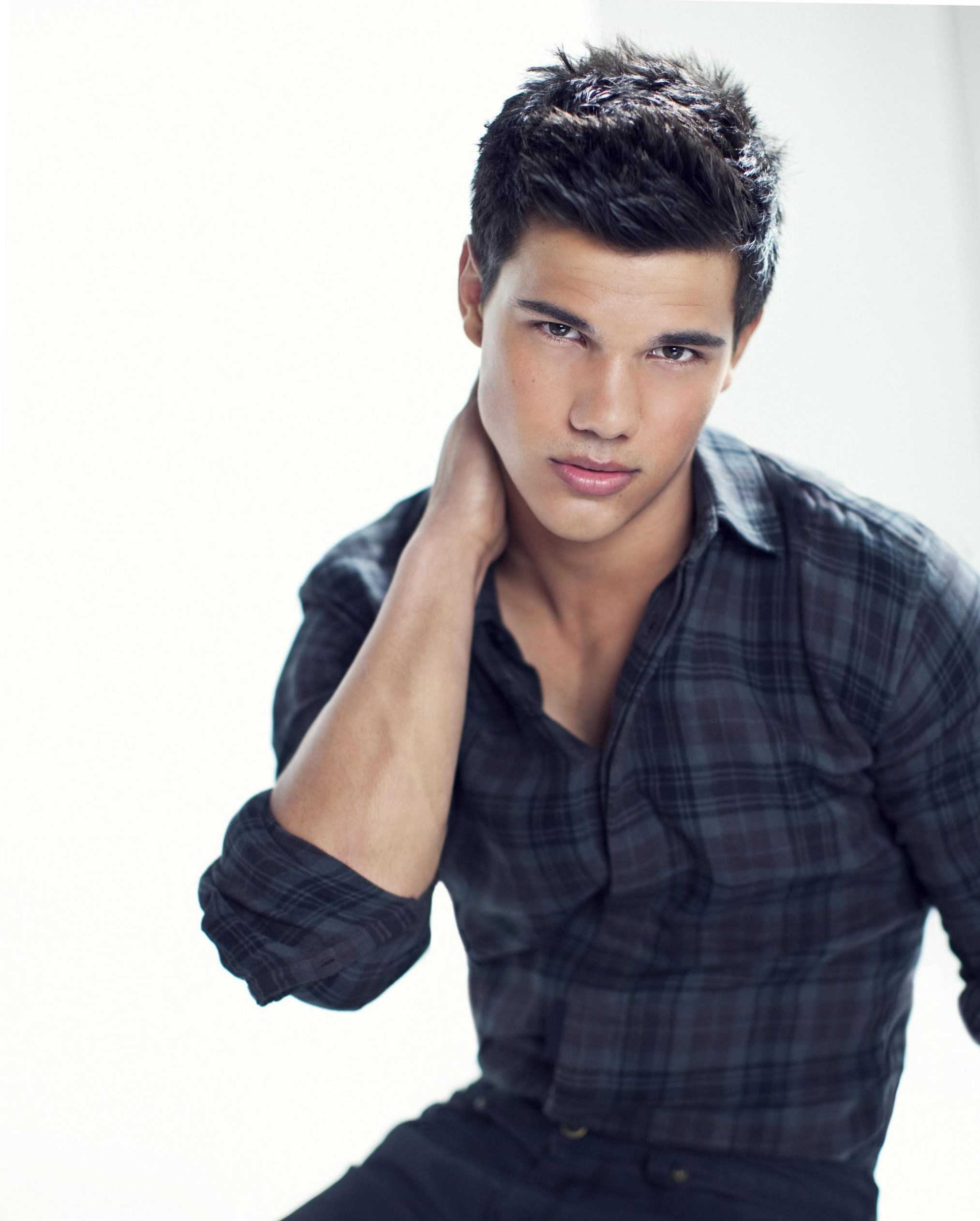 Pictures Of Taylor Lautner 68