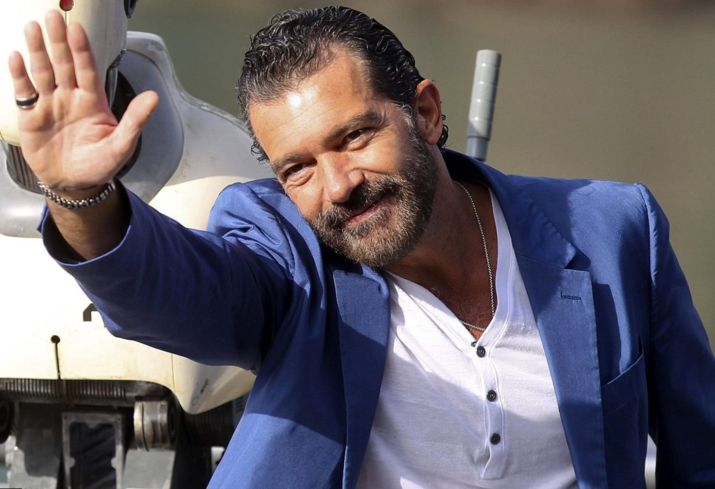 Antonio Banderas weight, height and age. We know it all!1395 x 954