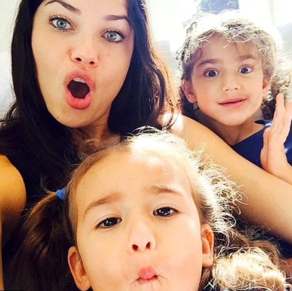 Adriana Lima family siblings, parents, children, husband