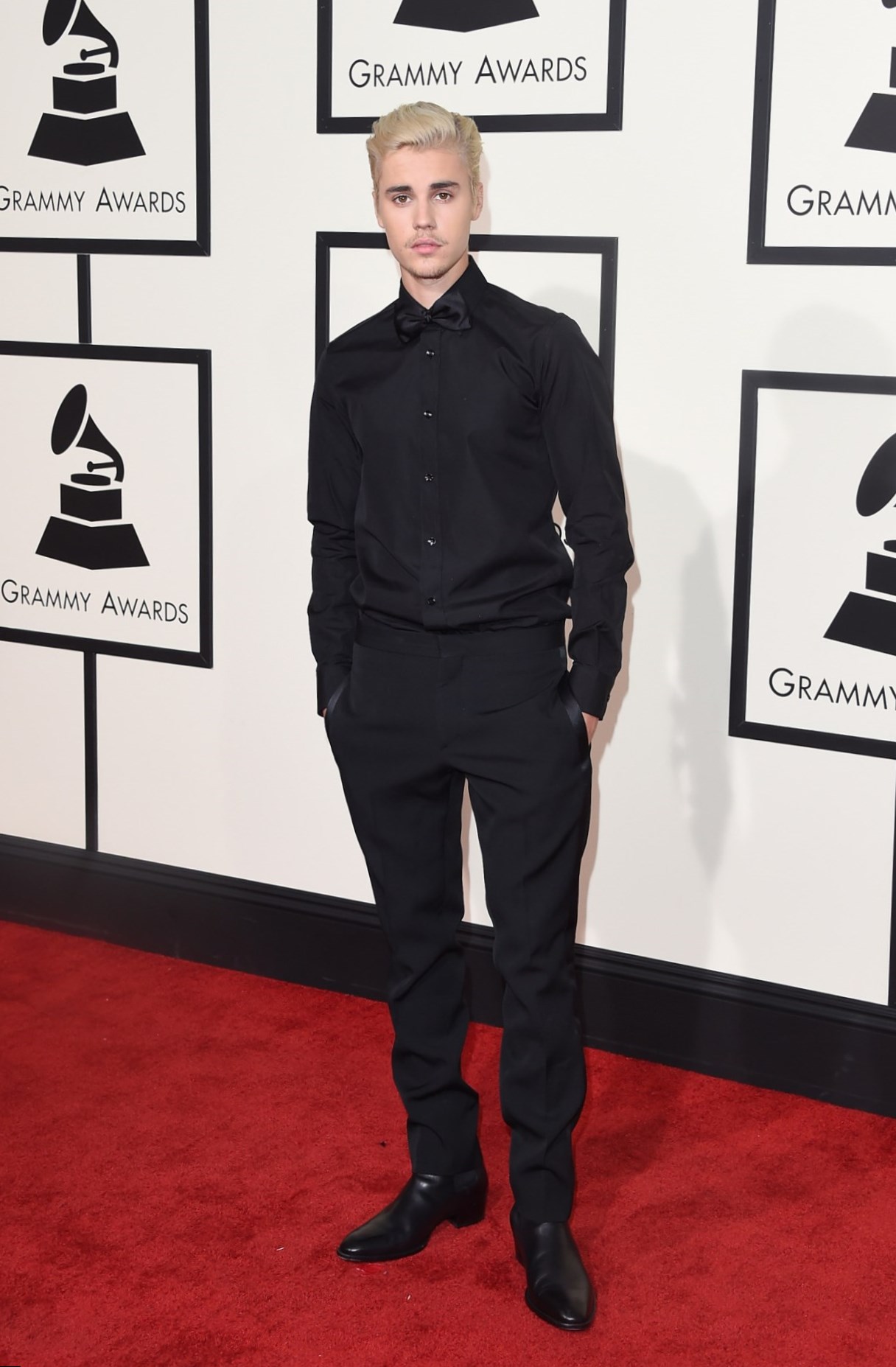 Resultado de imagem para justin bieber red carpet