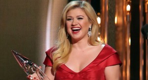 Kelly Clarkson - Height, Weight, Age