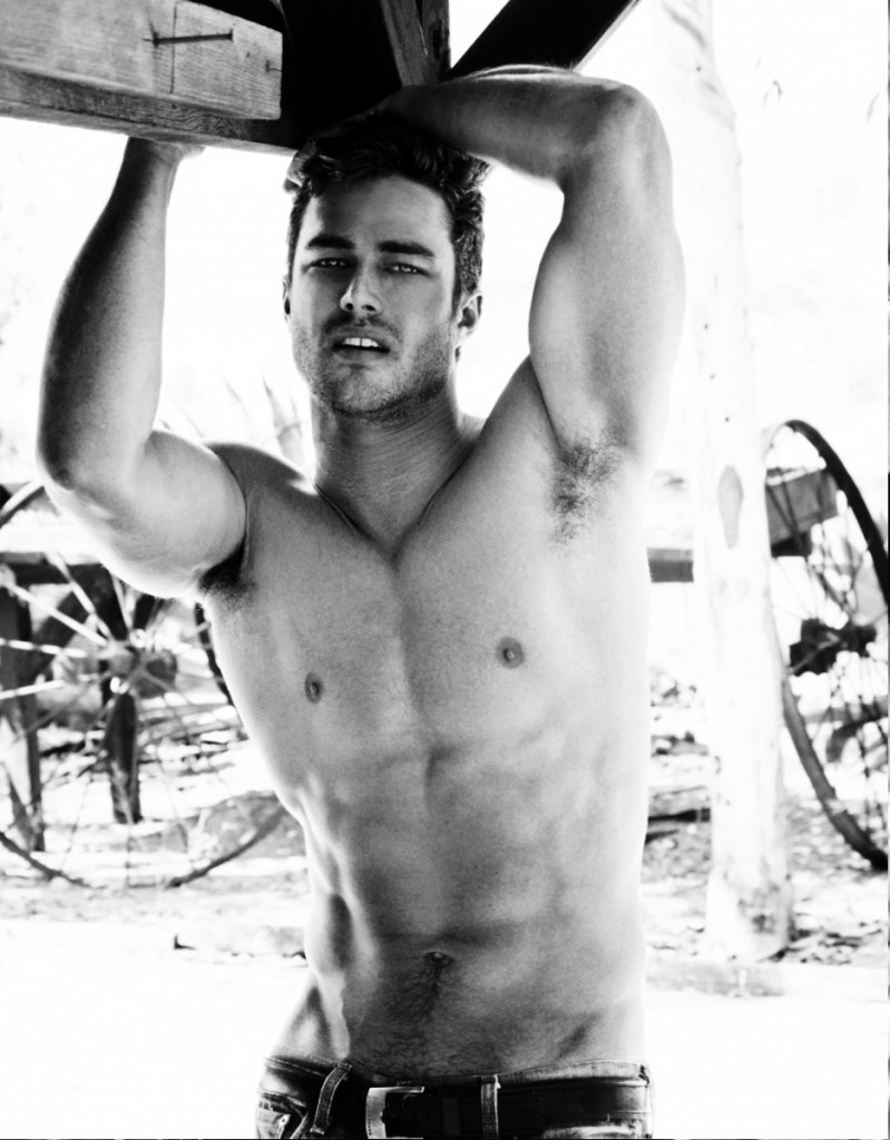 Taylor Kinney weight, height and age. We know it all!