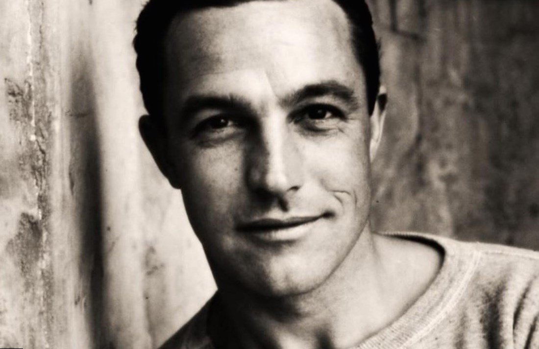 Gene Kelly Height, Weight, Age