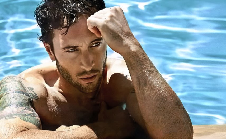 Alex O Loughlin weight, height and age. Body measurements!