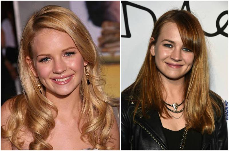 Britt Robertson's eyes and hair color