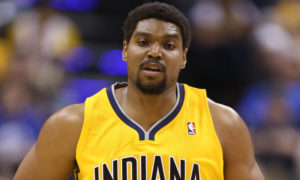Andrew Bynum's eyes and hair color