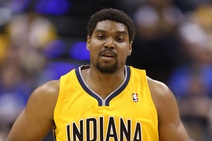 Andrew Bynum's eyes and hair color