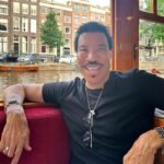 Lionel Richie height, weight. Looks young and fresh